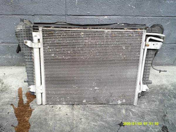 RADIATEUR VW TOURAN 1.9TDI 2005 - Vue 1